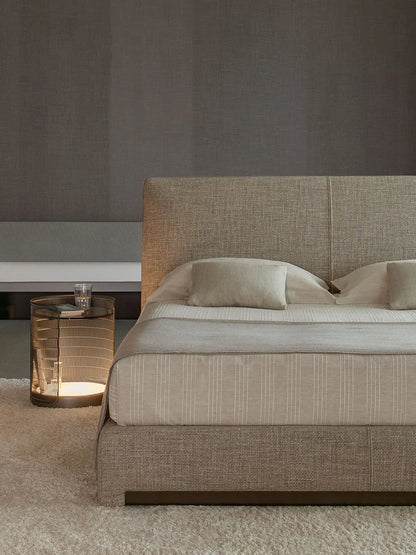 Flou AtelierM letto matrimoniale design tessile imbottito testata plissé