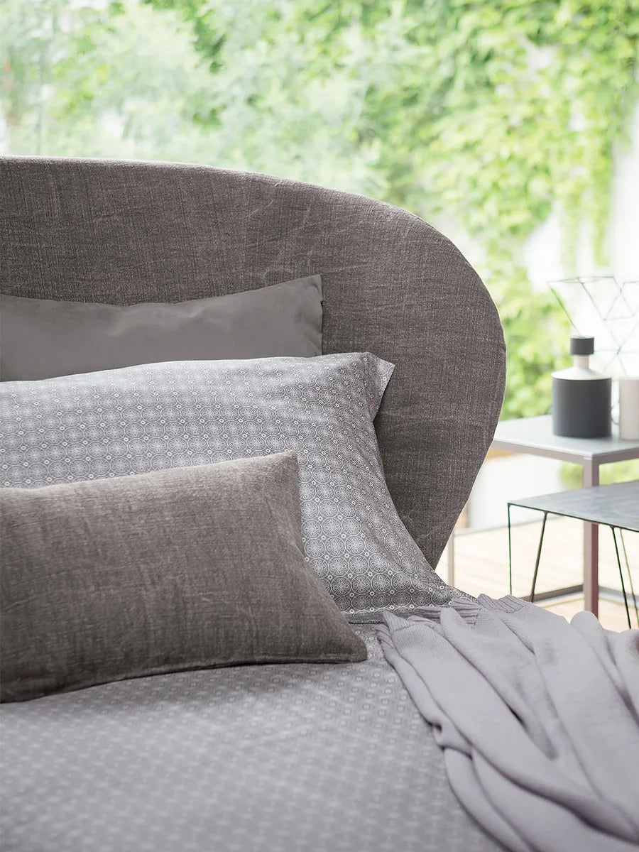 Flou Céline Poltrona trasformabile in letto, design Riccardo Giovanetti, rivestimento sfoderabili in tessuto