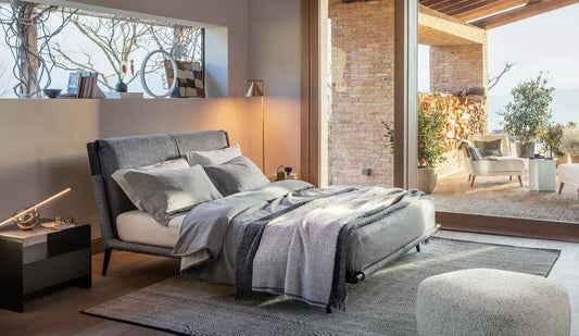 Flou Gaudí Matrimoniale - letto in legno massello con rivestimento tessile, design italiano
