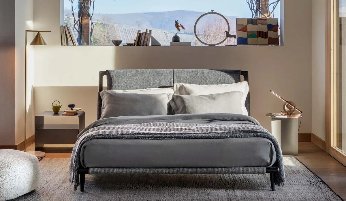 Flou Gaudí Matrimoniale - letto in legno massello con rivestimento tessile, design italiano