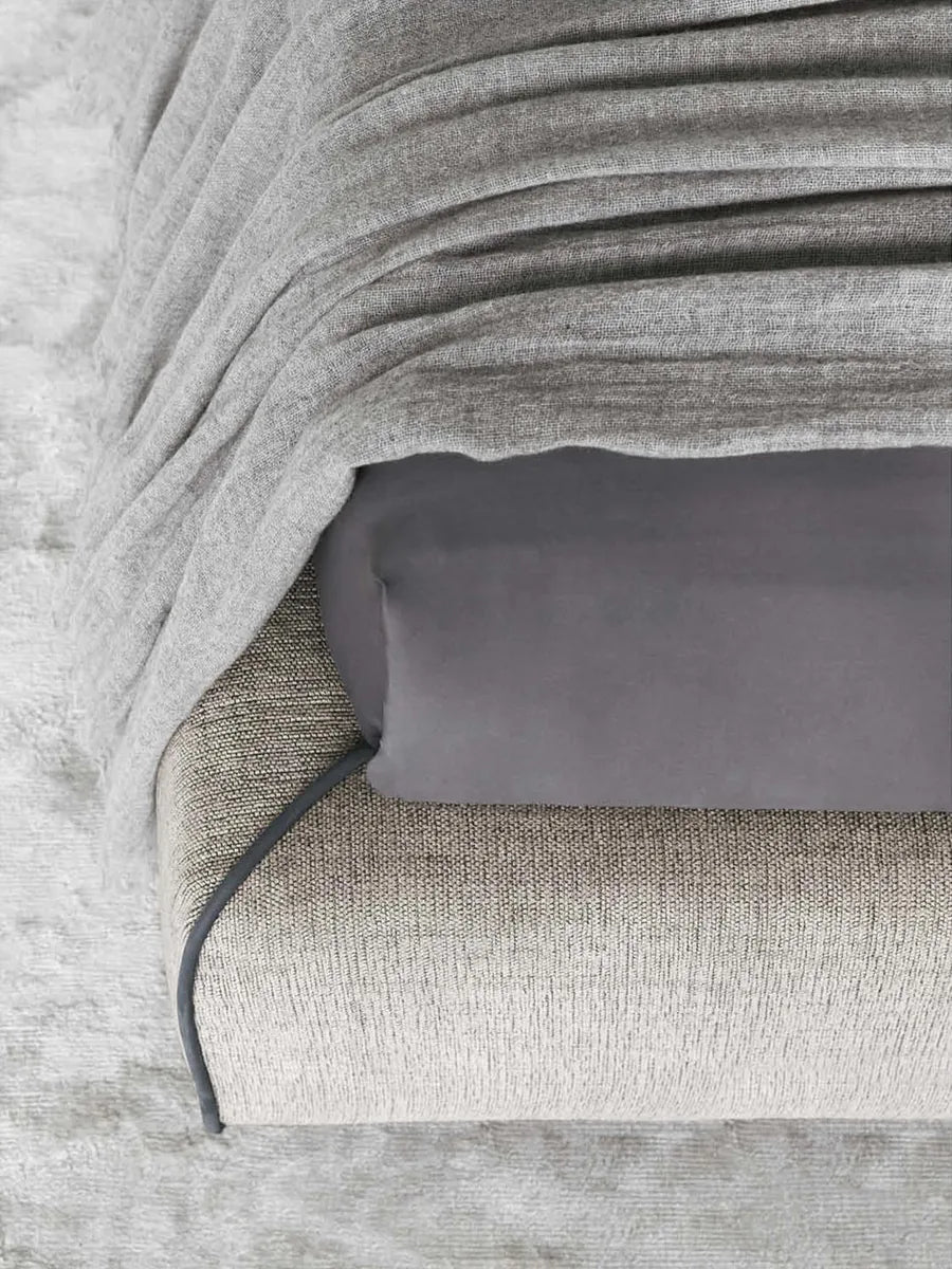 Flou Gentleman Testata Bassa letto matrimoniale design Carlo Colombo rivestimento doppia copertura