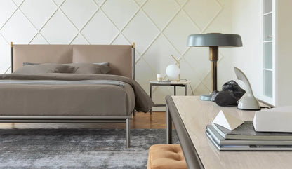 Flou Iko Matrimoniale - Letto design Rodolfo Dordoni con struttura in ferro e dettagli in materiali preziosi
