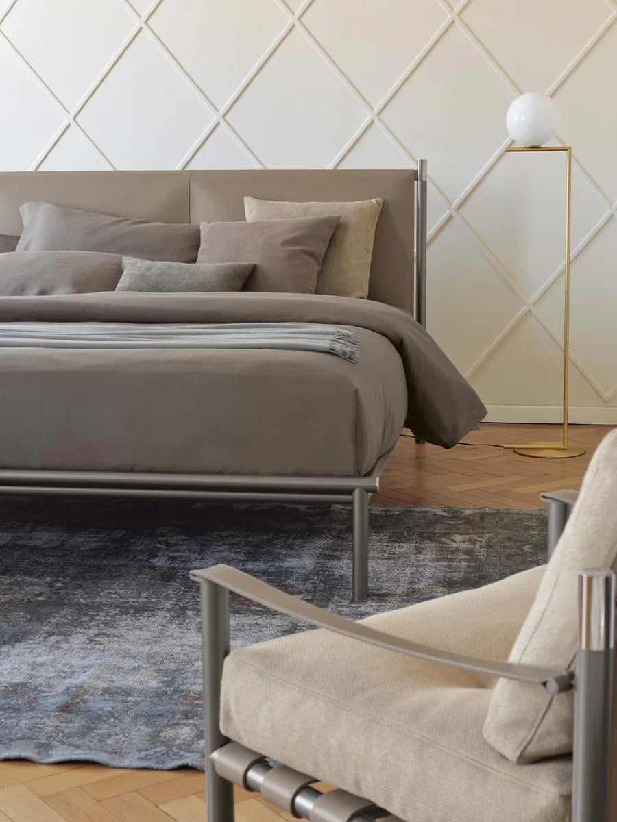 Flou Iko Matrimoniale - Letto design Rodolfo Dordoni con struttura in ferro e dettagli in materiali preziosi