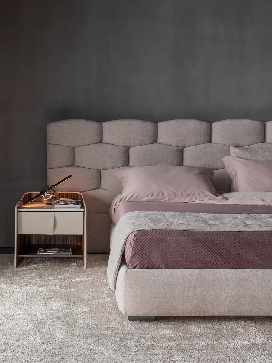 Flou Majal Testata Larga - Letto matrimoniale con testata tessile intrecciata design Carlo Colombo
