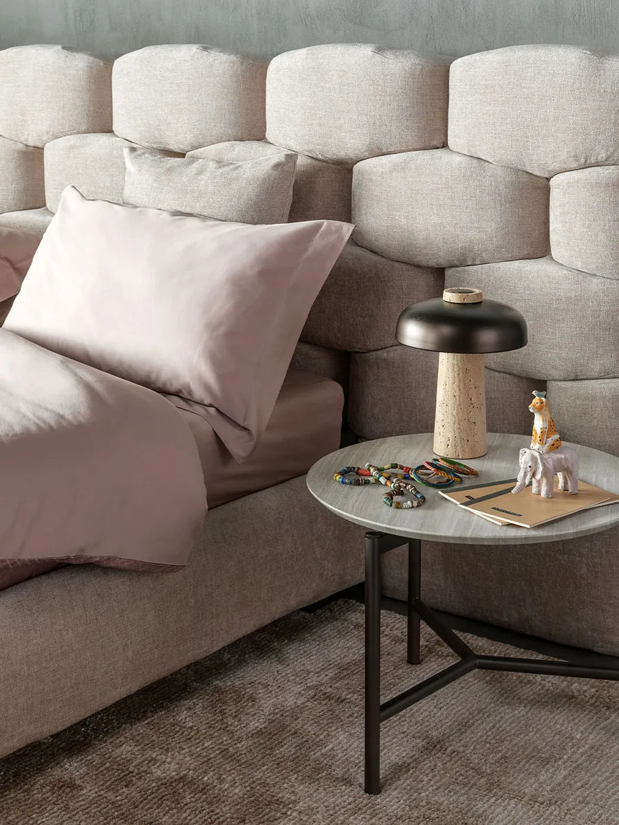 Flou Majal Testata Larga - Letto matrimoniale con testata tessile intrecciata design Carlo Colombo