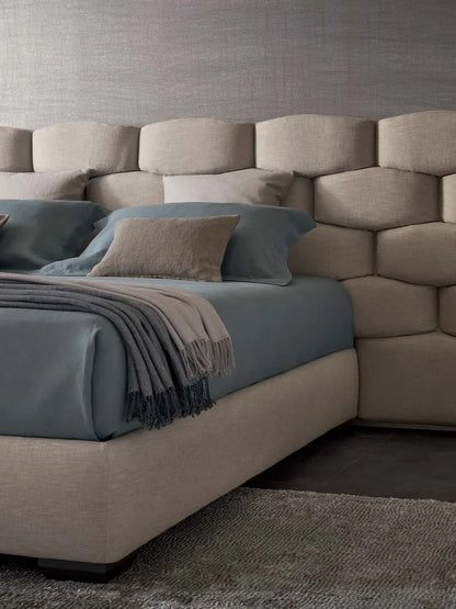 Flou Majal Testata Larga - Letto matrimoniale con testata tessile intrecciata design Carlo Colombo
