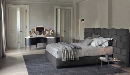 Flou Majal Testata Larga - Letto matrimoniale con testata tessile intrecciata design Carlo Colombo