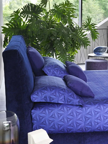 Flou Myplace letto matrimoniale con testata imbottita alta design Emanuela Garbin