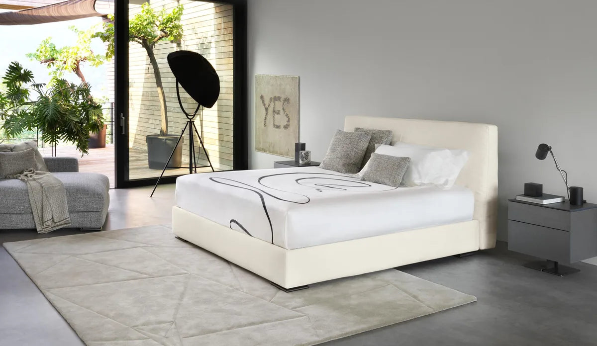 Flou Myplace letto matrimoniale con testata imbottita alta design Emanuela Garbin