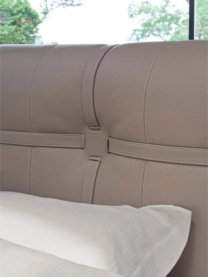 Flou New Bond letto matrimoniale matrimoniale con testata sartoriale design Matteo Nunziati
