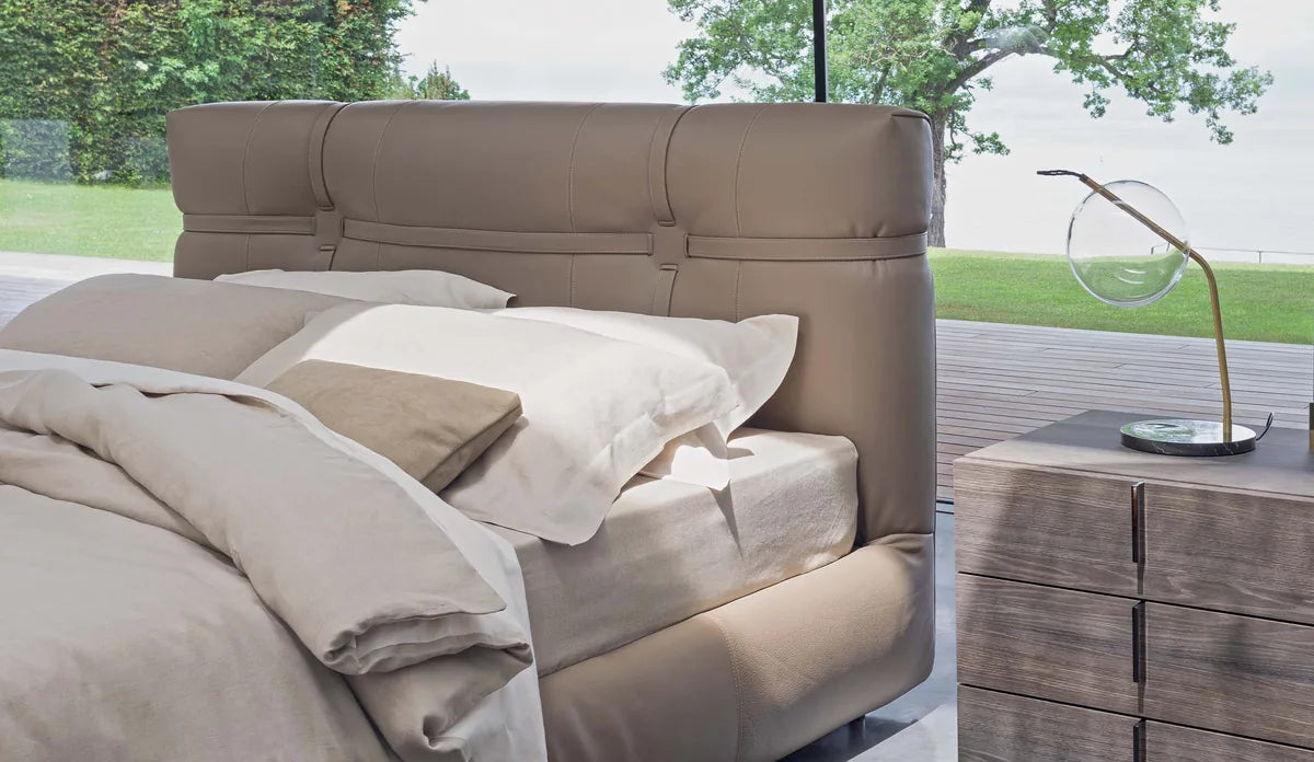 Flou New Bond letto matrimoniale matrimoniale con testata sartoriale design Matteo Nunziati