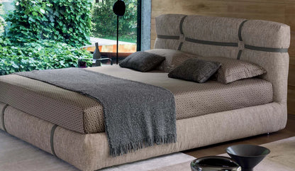 Flou New Bond letto matrimoniale matrimoniale con testata sartoriale design Matteo Nunziati