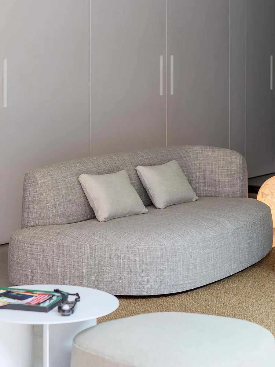 Flou Pierre letto imbottito design schienale curvato tessuto pelle