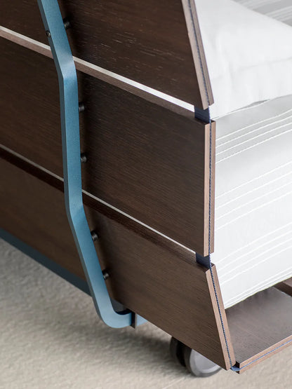 Flou Tadao Singolo, letto design in rovere tinto caffè, doghe portanti visibili