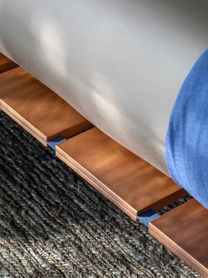 Flou Tadao Singolo, letto design in rovere tinto caffè, doghe portanti visibili