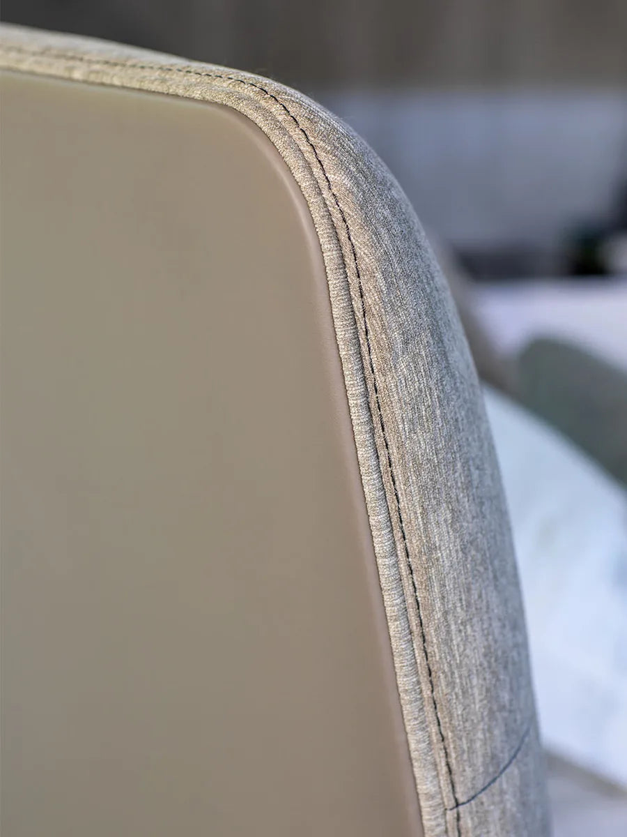 Flou Yuna Matrimoniale - Letto tessile design Carlo Colombo con testata imbottita generosa
