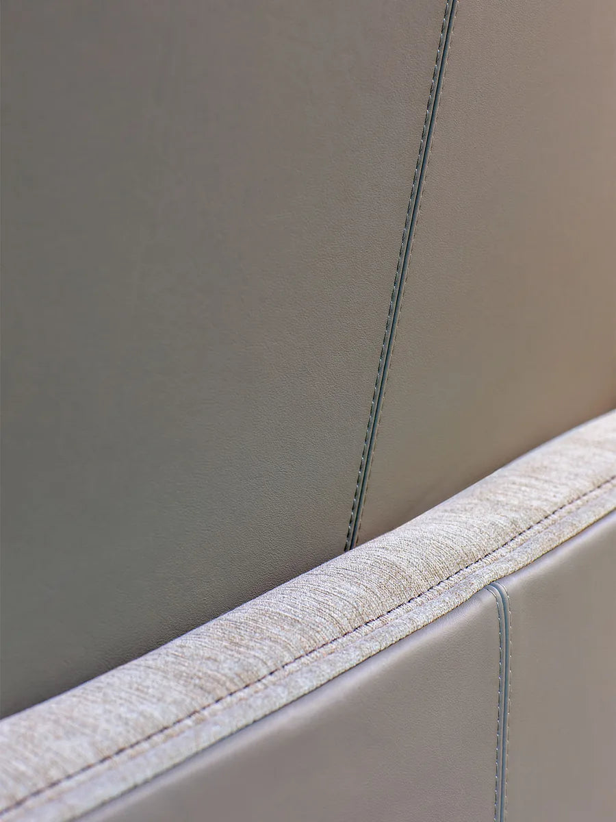 Flou Yuna Matrimoniale - Letto tessile design Carlo Colombo con testata imbottita generosa