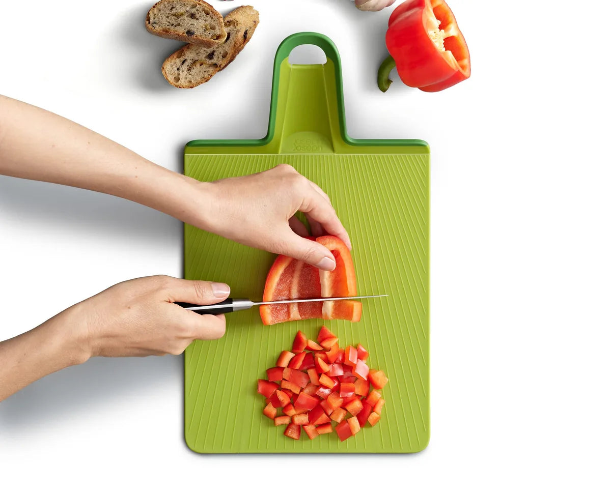 Joseph Joseph Chop2Pot Plus tagliere pieghevole in polipropilene con superficie texturizzata antiscivolo