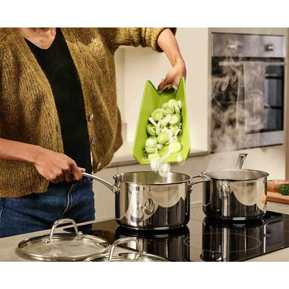 Joseph Joseph Chop2Pot Plus tagliere pieghevole in polipropilene con superficie texturizzata antiscivolo