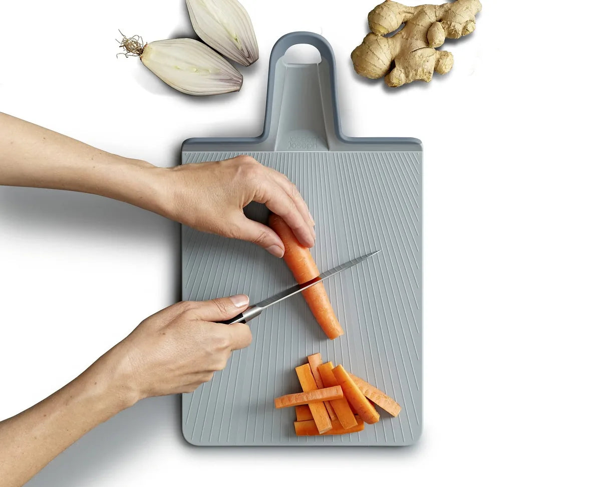Joseph Joseph Chop2Pot Plus tagliere pieghevole in polipropilene con superficie texturizzata antiscivolo