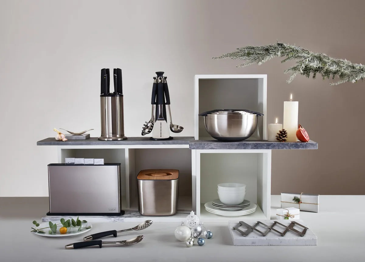 Joseph Joseph Set Utensili Cucina acciaio inox con supporto girevole e manici silicone