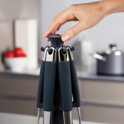 Joseph Joseph Set Utensili Cucina acciaio inox con supporto girevole e manici silicone