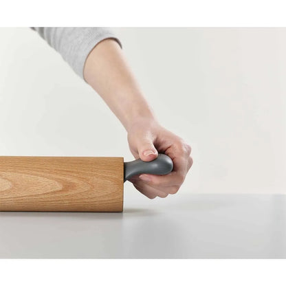 Joseph Joseph mattarello in legno di faggio marrone e grigio con manici sagomati ergonomici