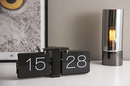Karlsson Flip No Case orologio moderno plastica bianca design