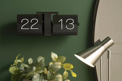 Karlsson Flip No Case orologio moderno plastica bianca design