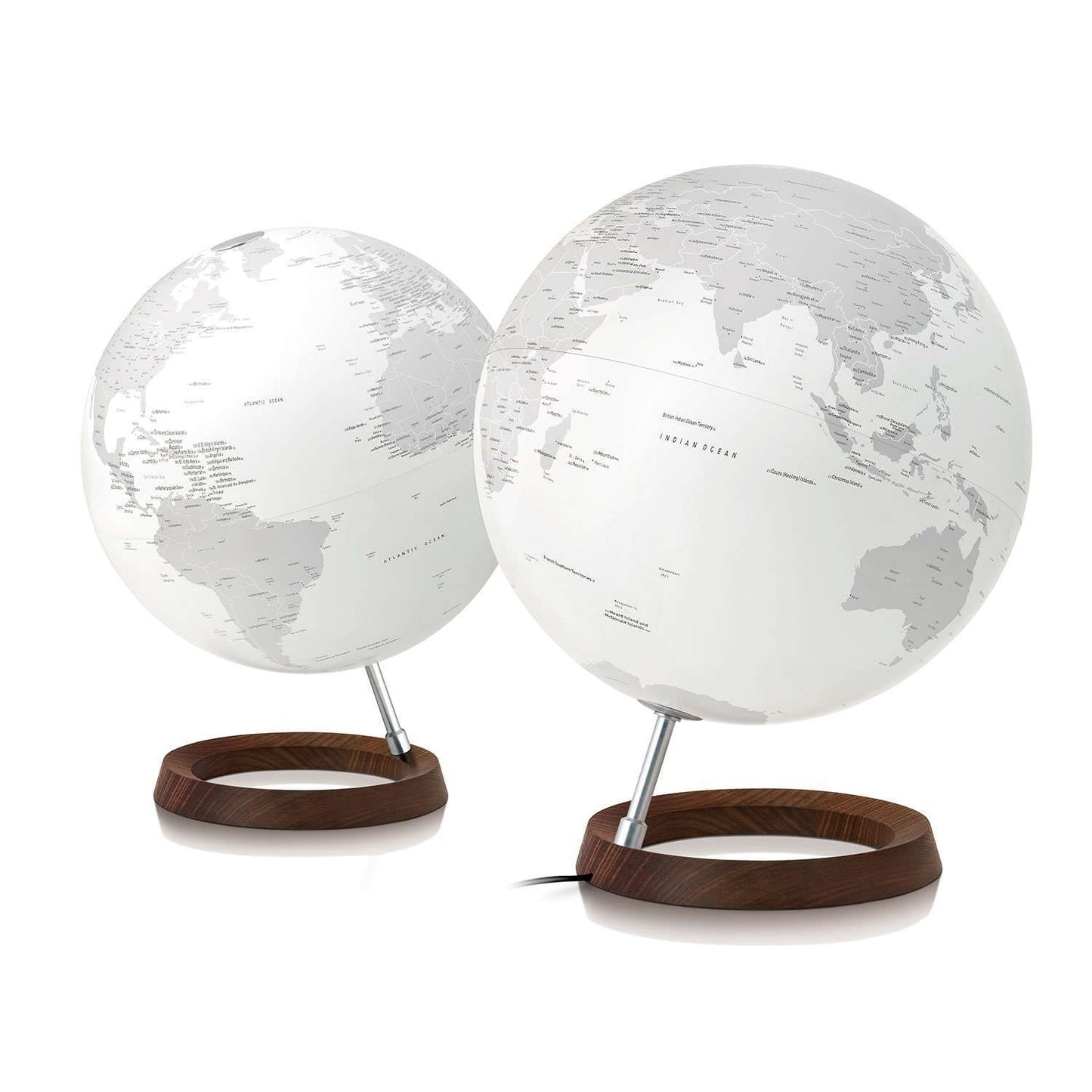 Atmosphere Full Circle Reflection — sfera geografica illuminata LED su base in legno e metallo
