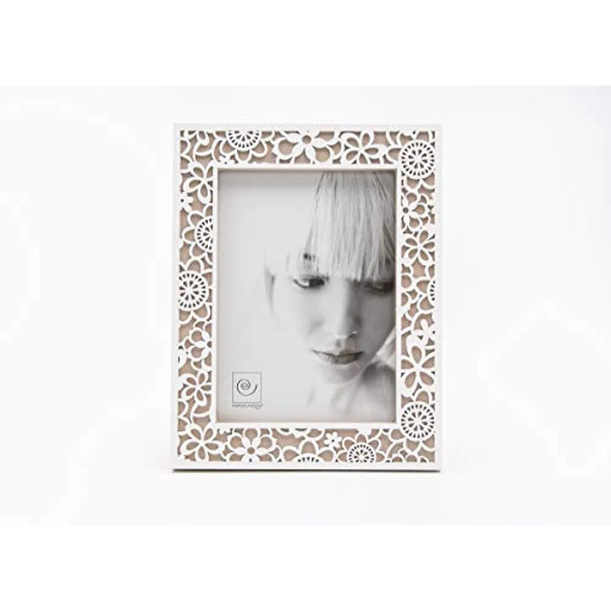 Mascagni portafoto in legno bianco con disegno tagliato al laser, design italiano