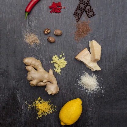 Microplane Zester grattugia acciaio inossidabile con manico ergonomico e cover protettiva