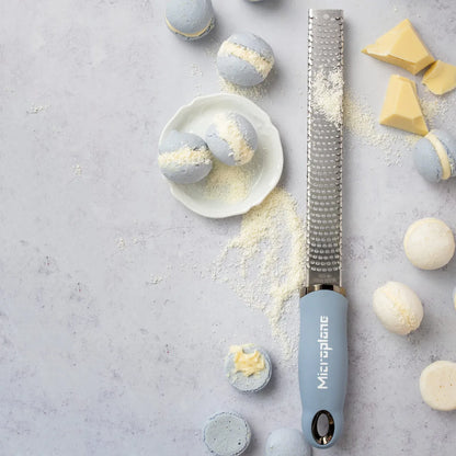 Microplane Zester grattugia acciaio inossidabile con manico ergonomico e cover protettiva