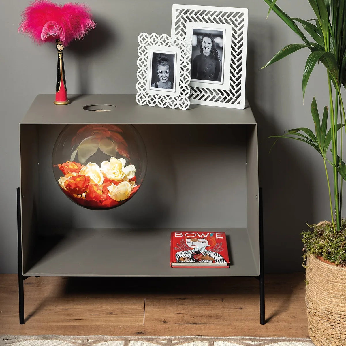 Arti & Mestieri Mobile Soggiorno Globe Grande ferro design moderno base oro e nera