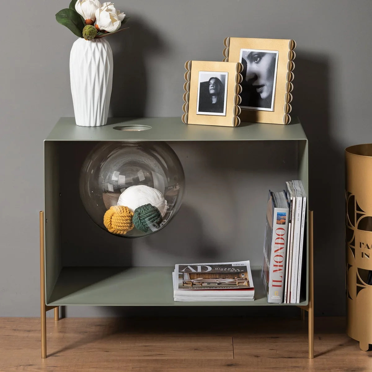 Arti & Mestieri Mobile Soggiorno Globe Grande ferro design moderno base oro e nera