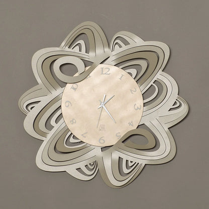 Arti & Mestieri orologio da parete Penelope ferro design - disponibile in Bianco, Bronzo, Sabbia