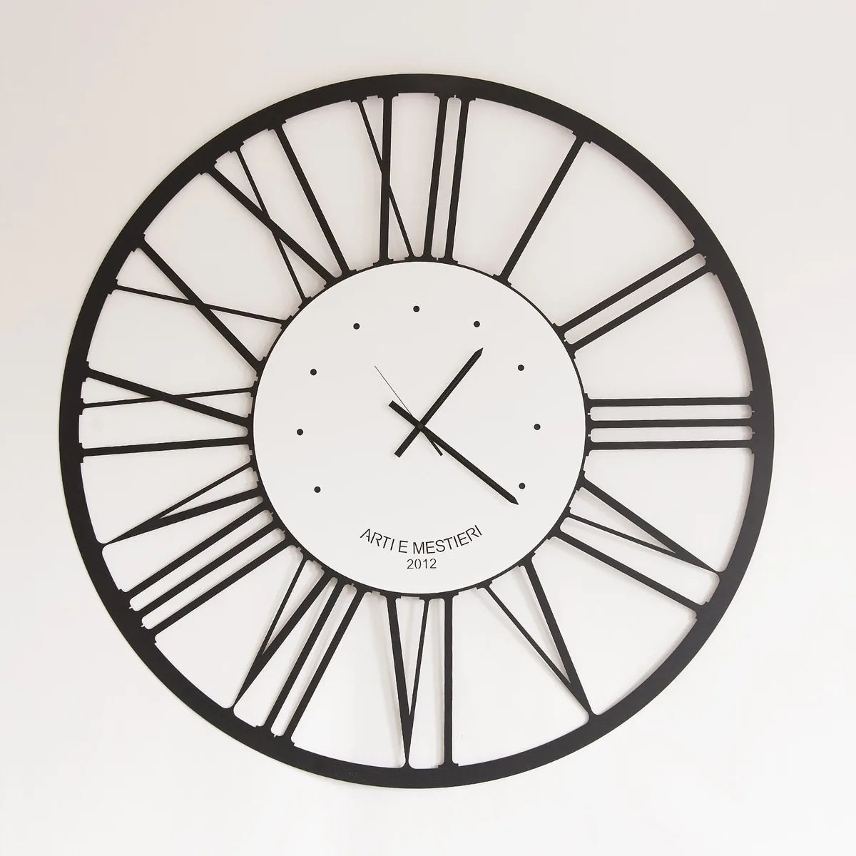 Arti & Mestieri orologio da parete design Big grande ferro nero 120 cm numeri romani