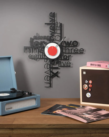 Arti & Mestieri Orologio Da Parete Lettering con design particolare e scritta creativa