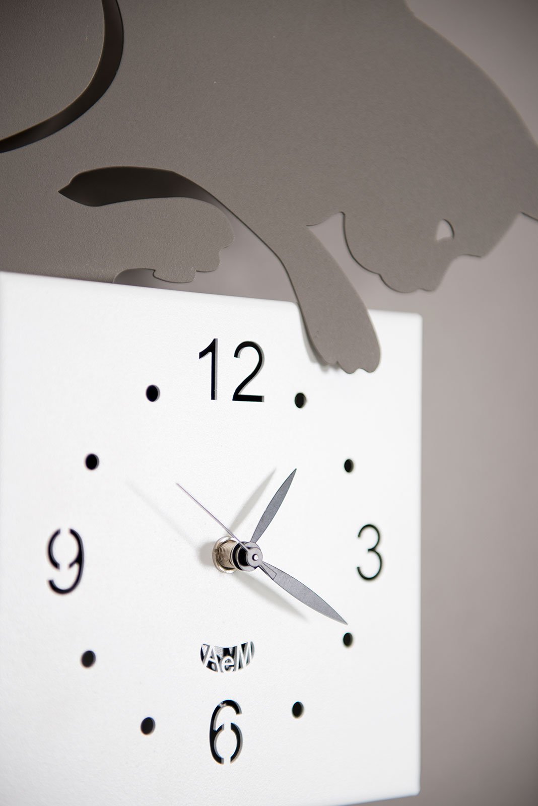 Arts &amp; Crafts - Hunter Cat Modern Pendulum Clock