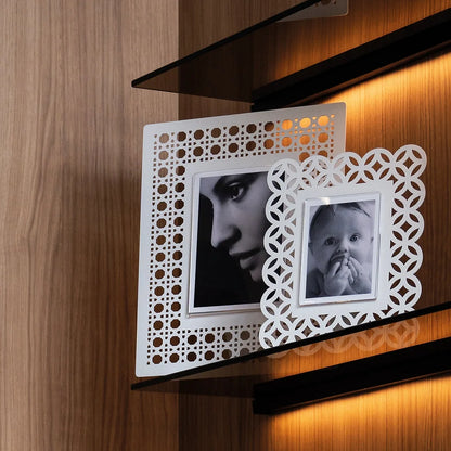 Arti & Mestieri Portafoto Zen Piccolo ferro nero con cornice traforata geometrica