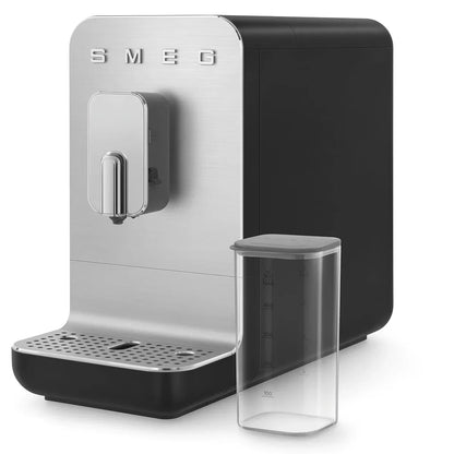 BCC13BLMEU__smeg-macchina-caffe-automatica-cappuccinatore-nero-opaco-04