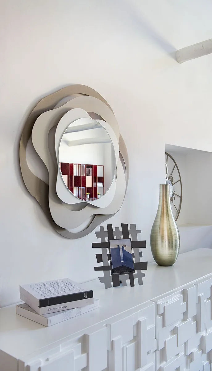 Arti & Mestieri Specchio Decorativo Isotta in legno e vetro, finiture beige sabbia bianco e nero fango