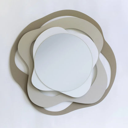 Arti & Mestieri Specchio Decorativo Isotta in legno e vetro, finiture beige sabbia bianco e nero fango