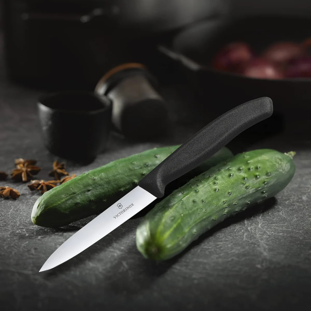 Victorinox 6.7703 Coltello per verdura Swiss Classic 10 cm lama acciaio manico nero